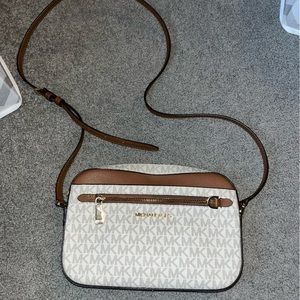 Michael Kors Crossbody